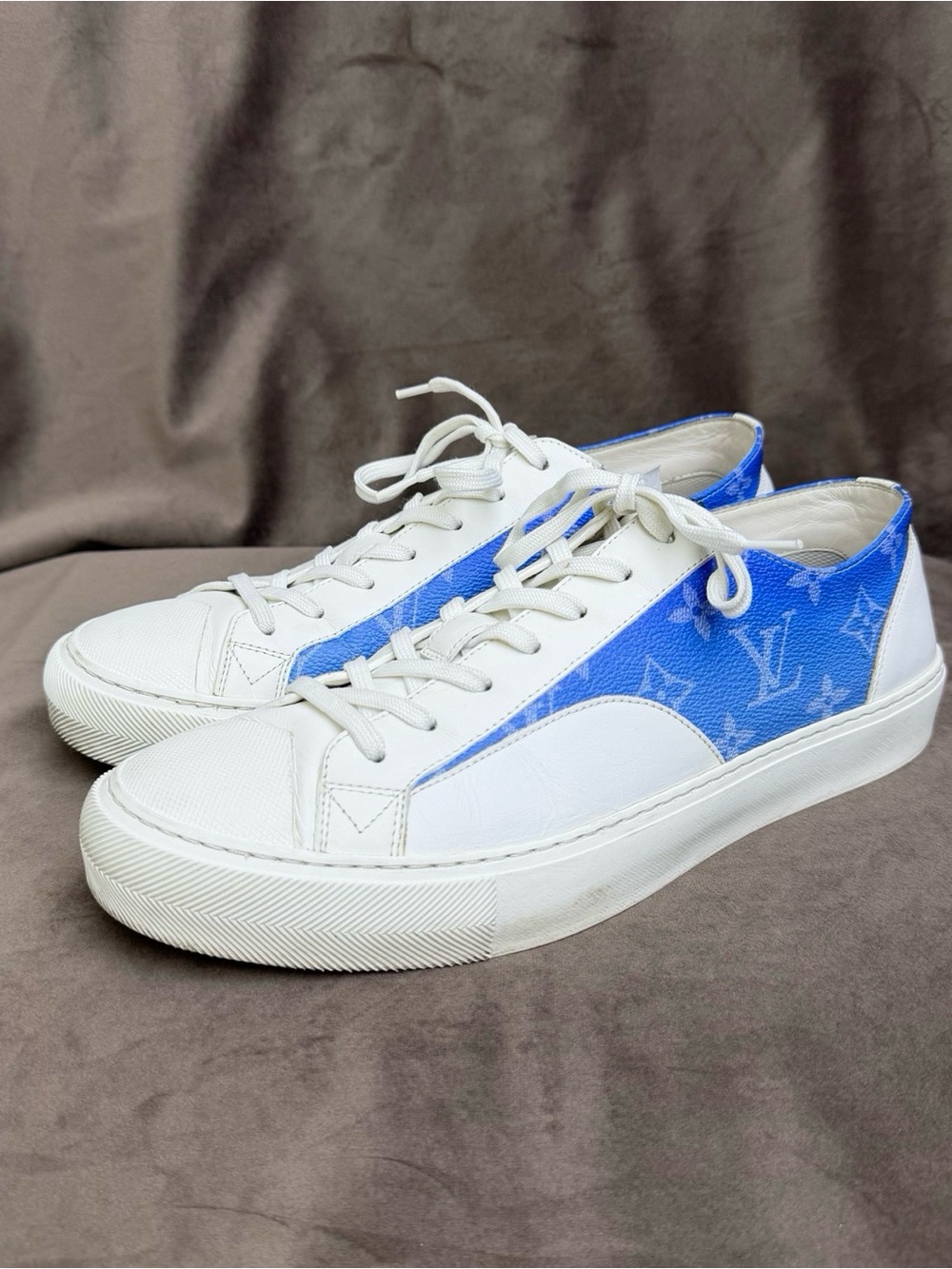 Louis Vuitton White and Blue Monogram Low-Top Sneakers